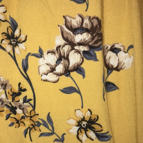 RARE Brandy Melville Yellow Floral Blanche Romper - Picture 3 of 3